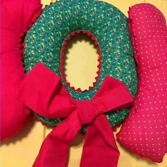 Vintage handcrafted JOY Christmas Hanging Wall Decor Plush with trim - Picture 5 of 6